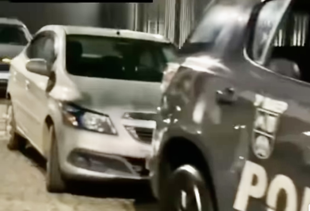 Bandidos são presos após roubarem carro de casal a mão armada em Guaratinguetá