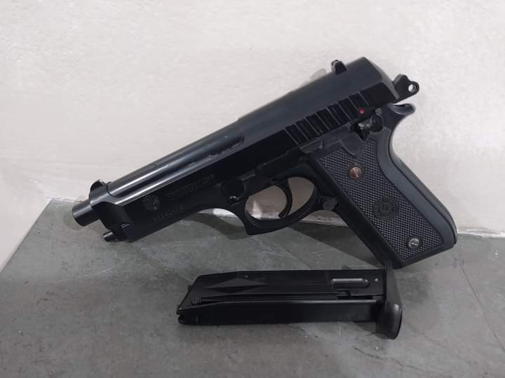 Dois adolescentes são apreendidos com simulacro de pistola em Guaratinguetá