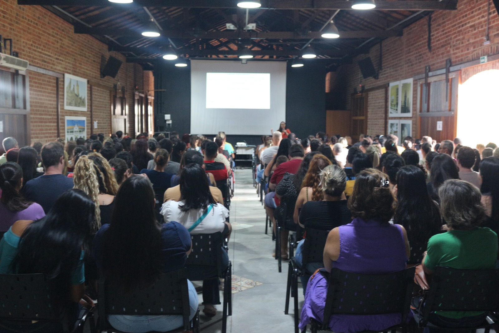 Palestra sobre educação inclusiva é realizada em Guaratinguetá
