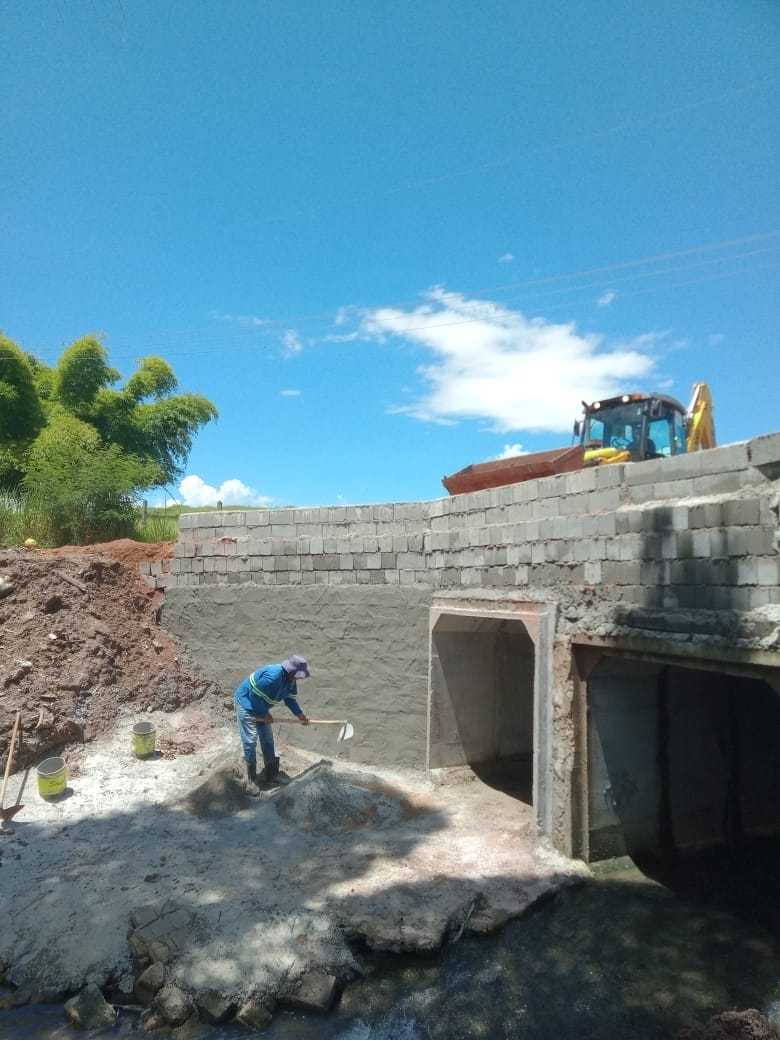 Prefeitura Taubaté | OBRA EM PONTE NO BAIRRO AREÃO ESTÁ NA RETA FINAL